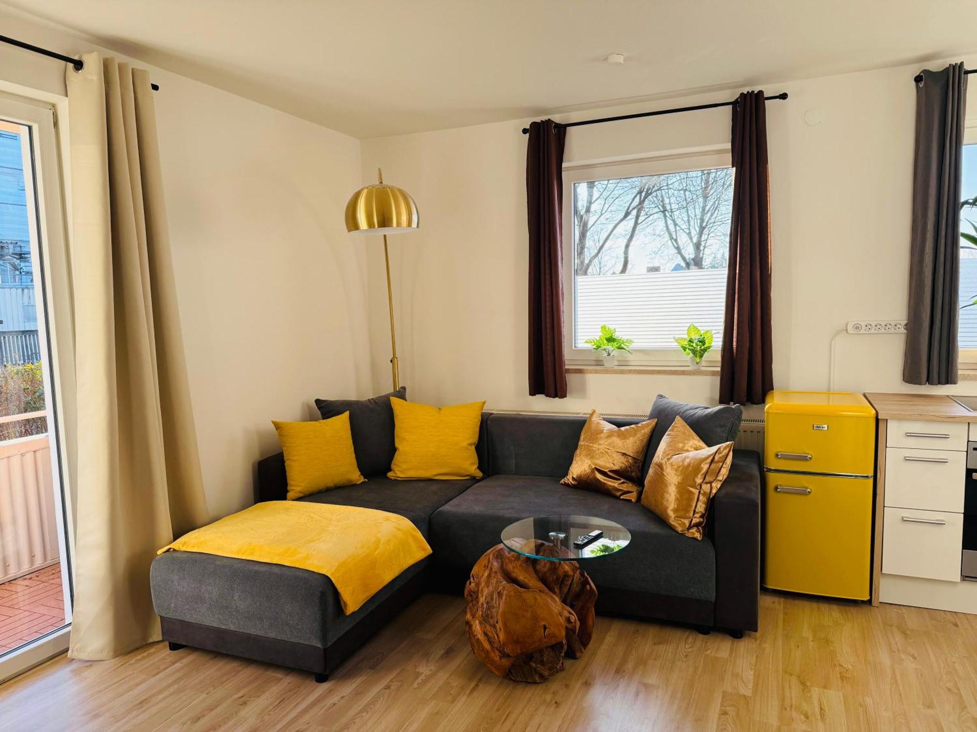 Yay - 65M2 Apartment Am Bahnhof - Smart Tv - Internet - Kaffee - Waschmaschine - Trockner Mühldorf Eksteriør bilde